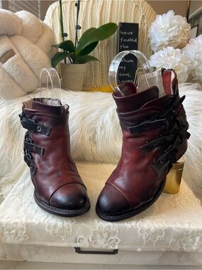 Freebird by Steven EUC “Circe” Booties in Rust Colorway MSRP$325